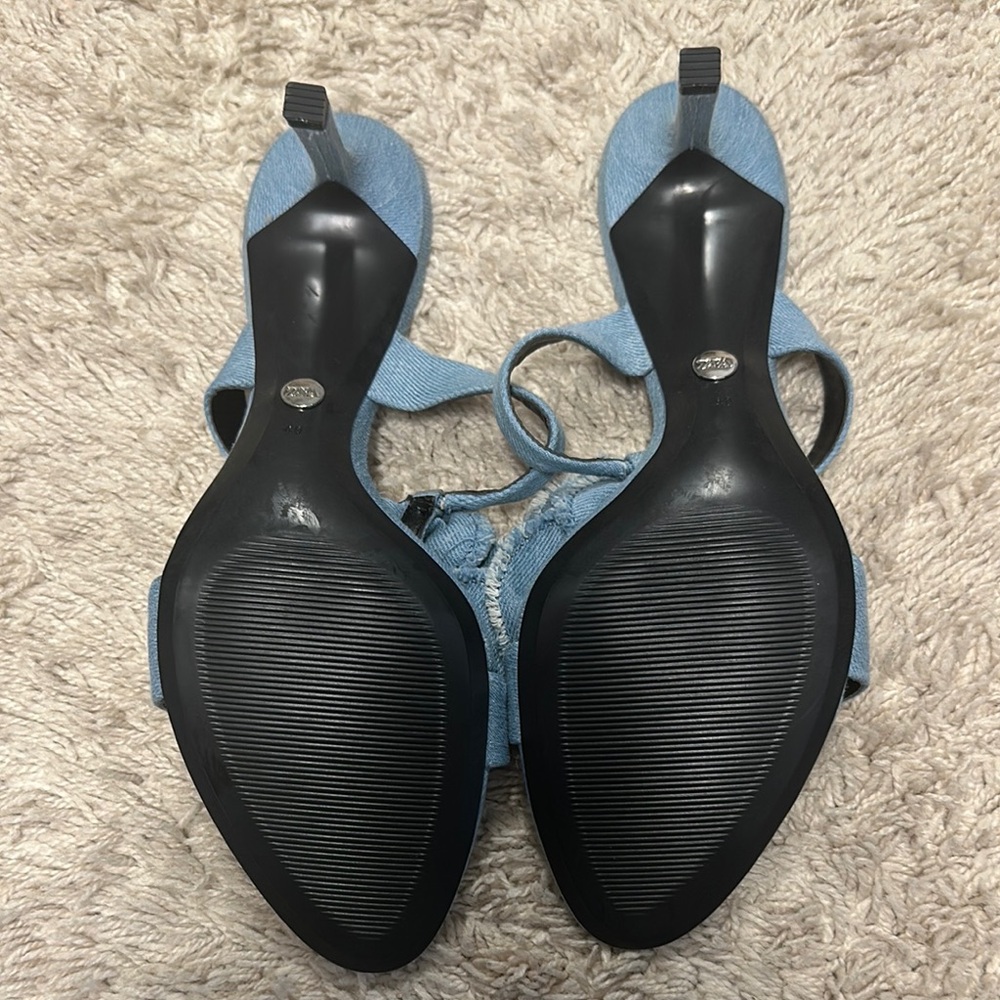 Zara Women's Blue Denim Sandals with Flower - Picture 8 of 10